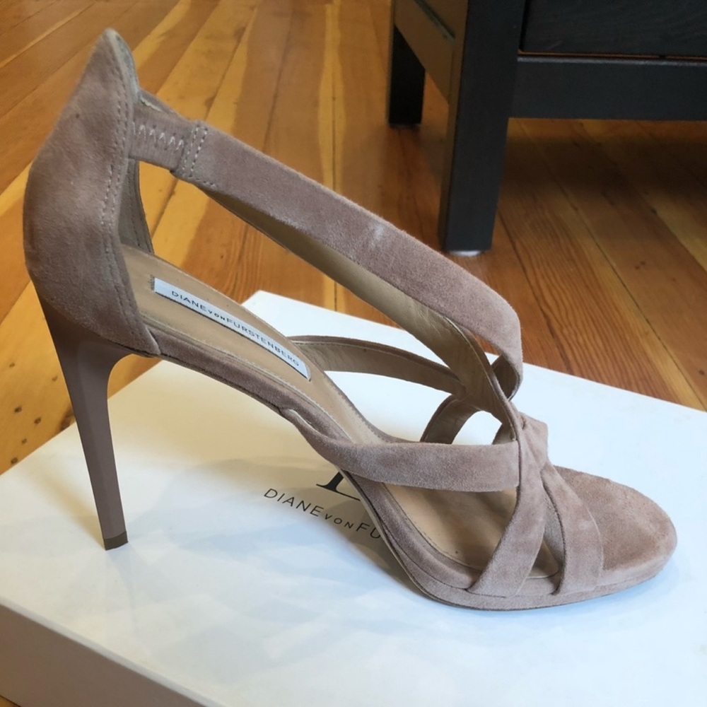 Diane von Furstenberg Siracusa Powder Pink Suede Sandals, 9.5